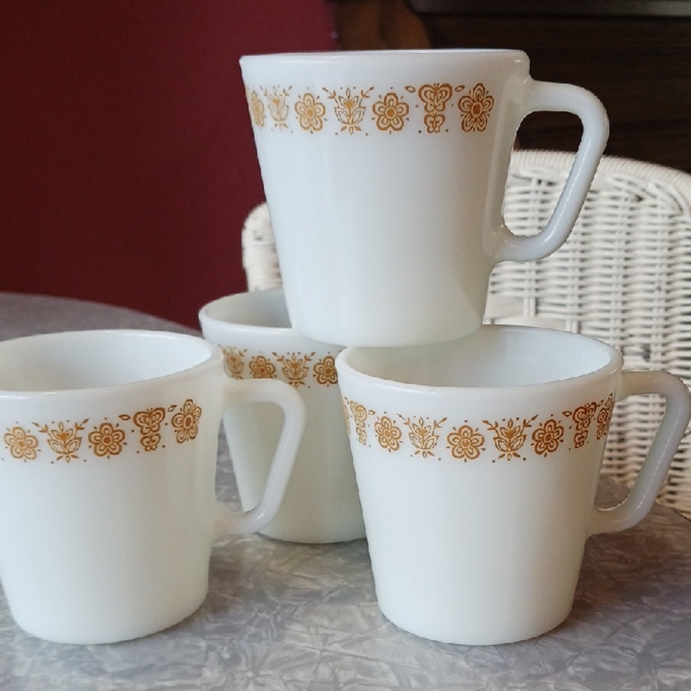 Pyrex~ 4-Butterfly Gold coffee mugs